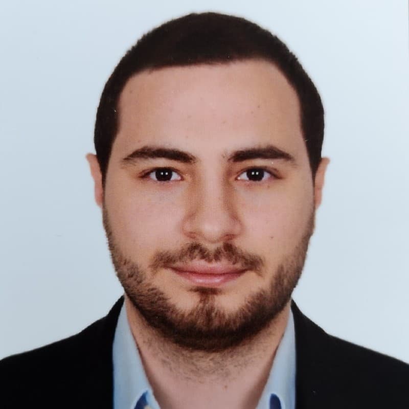 Ozgur Kutur