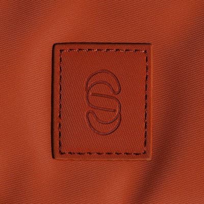 Straightforward (365 Designs Retailing Inc.)